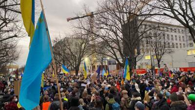 "Нет войне!": В ряде стран мира проходят акции протеста в поддержку Украины (видео)