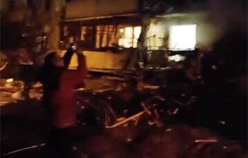 Российские фашисты попали ракетой в жилой дом в Киеве