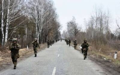 Под Дымером и Иванковом в направлении Киева идут ожесточенные бои