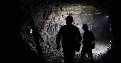 Трое горняков оказались под завали после обрушения на ростовской шахте