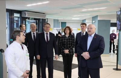 Лукашенко посещает Минский научно-практический центр хирургии, трансплантологии и гематологии