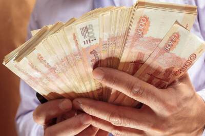 Мужчина из Тверской области проиграл деньги друга семьи