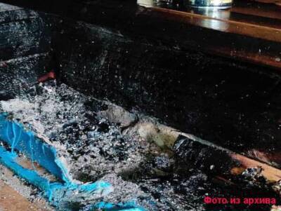 Смолянин нечаянно подпалил свой дом углями