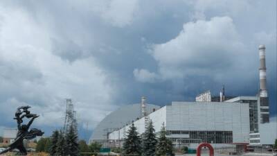 Зеленский заявил о попытках России захватить Чернобыльскую АЭС