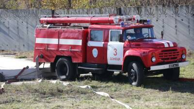 В Кировском районе Донецка нефтебаза загорелась из-за попадания снаряда