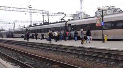 "Укрзализныця" предупредила об отмене ряда электричек: как курсируют пассажирские поезда