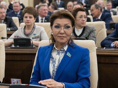 Дочь Назарбаева заявила о сложении полномочий депутата парламента
