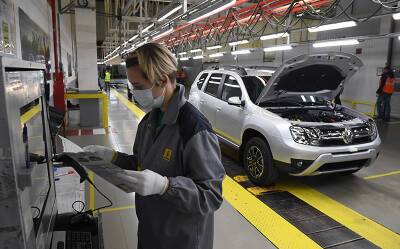 Завод Renault приостановит работу в России