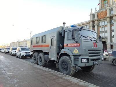 Полиция и Росгвардия дежурят в популярных местах для митингов в Екатеринбурге
