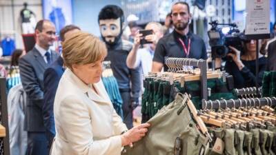 Ангела Меркель - Bild: Ангелу Меркель обокрали во время шоппинга в Берлине - 5-tv.ru - Германия - Берлин