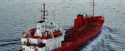 В Черном море терпит бедствие танкер-химовоз с российским экипажем после попадания снаряда