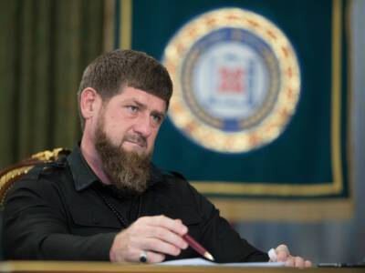 Кадыров на фоне спецоперации РФ на Украине собрал в Грозном более 10 тыс. чеченских силовиков