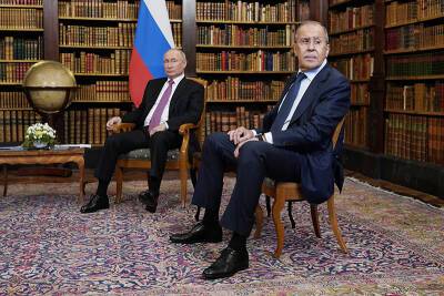 Путина и Лаврова внесли в черный список ЕС