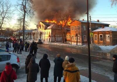 Крупное возгорание в Касимове тушат три пожарных расчета