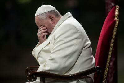 Папа Франциск нанес «беспрецедентный» визит в посольство России