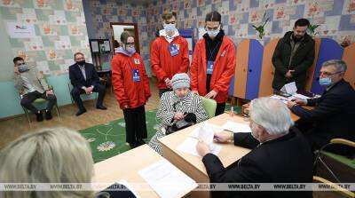 Александра Гончарова - Около 4 тыс. волонтеров БРСМ задействуют на участках для голосования в день референдума - belta.by - Белоруссия - Минск