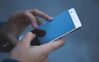 Мобильные операторы ряда стран сделали бесплатными звонки в Украину