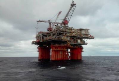Нефтяная отрасль в России попала под санкции ЕС