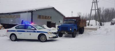 Сотрудники ГИБДД остановили в районе Карелии грузовик без тахографа