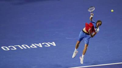 Медведев уступил Надалю в полуфинале теннисного турнира в Акапулько