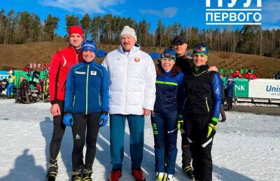 Александр Лукашенко приехал на республиканские соревнования по биатлону и лыжным гонкам среди юниоров