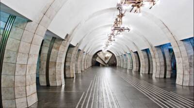 В столице метро перешло в режим укрытия