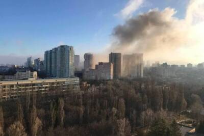 В Киеве в жилой дом на улице Лобановского попала ракета