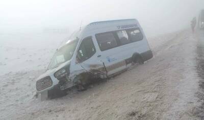 В Башкирии из-за тумана автобус с пассажирами столкнулся с легковым автомобилем