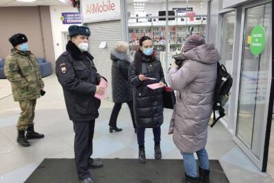 В общественных местах Сыктывкара продолжается проверка соблюдения масочного режима