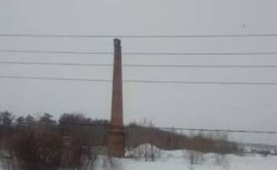 Очевидцы: в Ключищах сносят трубу кирпичного завода