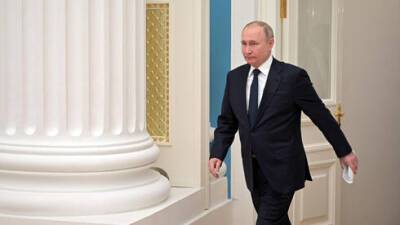 Кремль: Путин приказал остановить продвижение войск на Украине, но потом передумал