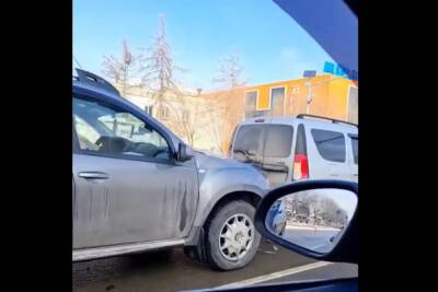 На улице Высоковольтной столкнулись три машины - rzn.mk.ru - Рязанская обл.