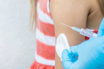 Более 3 тысяч петербургских подростков поставили прививку от COVID-19
