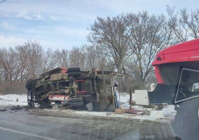 На трассе М5 в Спасском районе грузовик врезался в столб