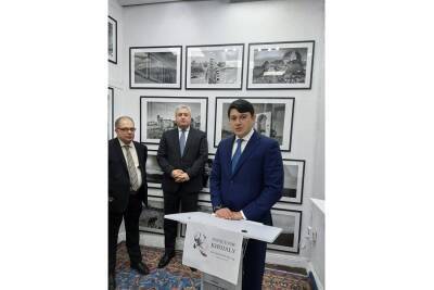 Глава Госкомитета по работе с диаспорой Азербайджана посетил в Стокгольме выставку, посвященную Ходжалинскому геноциду (ФОТО)