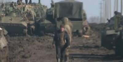 Украинцы ярко встретили войска Путина, фото: «Думал, что будут с цветочками…»