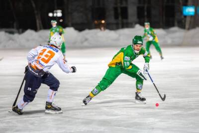 Команда «Водник» продолжает серию побед в чемпионате России по хоккею с мячом