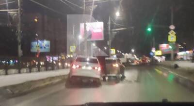 В Дашково-Песочне два автомобиля столкнулись на скользкой дороге