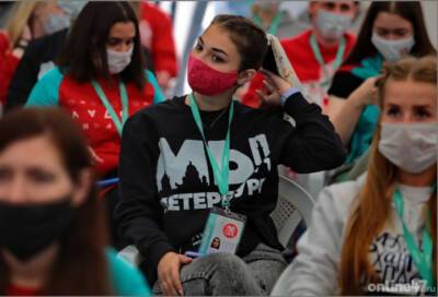 Более 3 тыс. подростков привились от COVID-19 в Петербурге