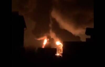 Россияне ударили ракетой по нефтебазе в Василькове под Киевом