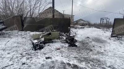 «Известия» публикуют видео с места падения ракеты на нефтебазу в ЛНР