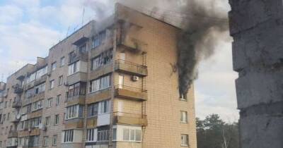 В Буче российский снаряд попал в многоэтажку