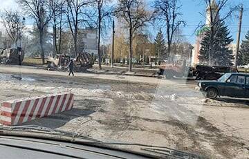 Под Сумами российские фашисты расстреляли из танков автобус с гражданскими