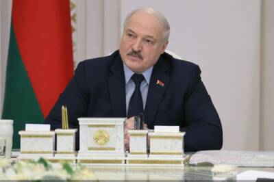 Лукашенко: фиксировались случаи завоза оружия из Украины в Белоруссию