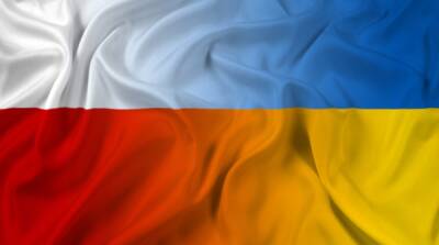 Польские дипломаты остаются работать в Киеве