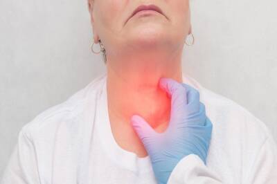 Диффузный токсический зоб щитовидной железы встречается в 8 раз чаще у женщин, чем у мужчин