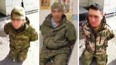 В Харькове российские военные массово сдаются в плен (фото)