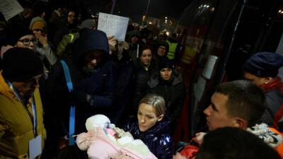 Руководство ЕС сообщило о 300 тысячах беженцев из Украины с четверга