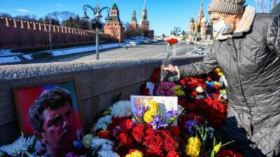 "Немцов был миротворцем": в Москве почтили память убитого оппозиционера