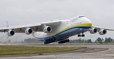 Российские оккупанты уничтожили легендарный украинский самолет Ан-225 «Мрія».
